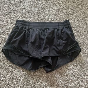 Lululemon Hotty Hot Low-Rise 2.5 Shorts
